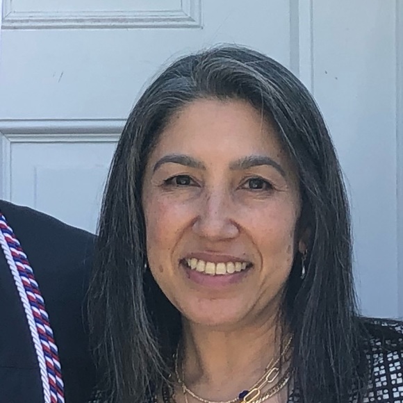 Meet your Posher, Jennifer - Picture 1 of 4